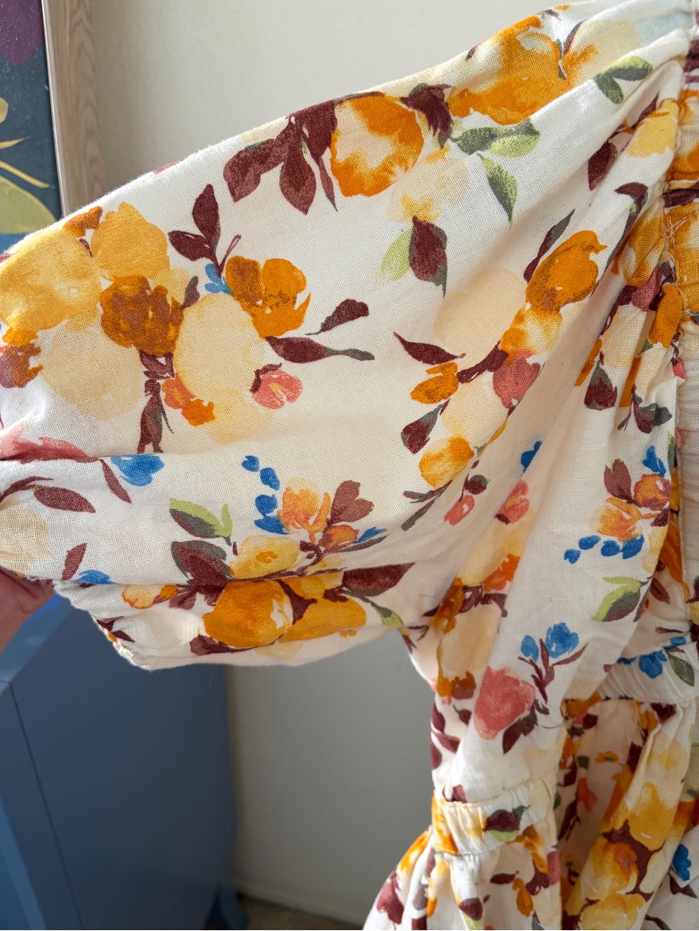 Abercrombie & Fitch Cream Floral Shorts Set with Yellow, Blue and Brown Accents - Picture 6 of 16